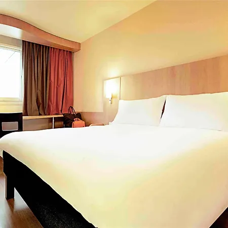 Ibis Hotel 3*