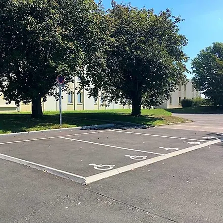 Ibis Hotel 3*