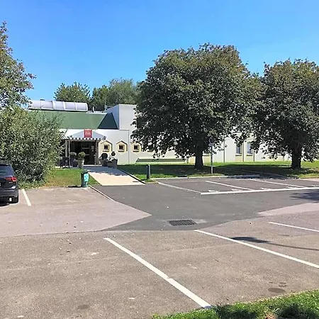 Ibis Hotel 3*