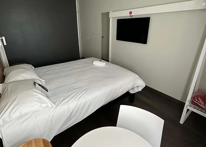Ibis Hotel 3*